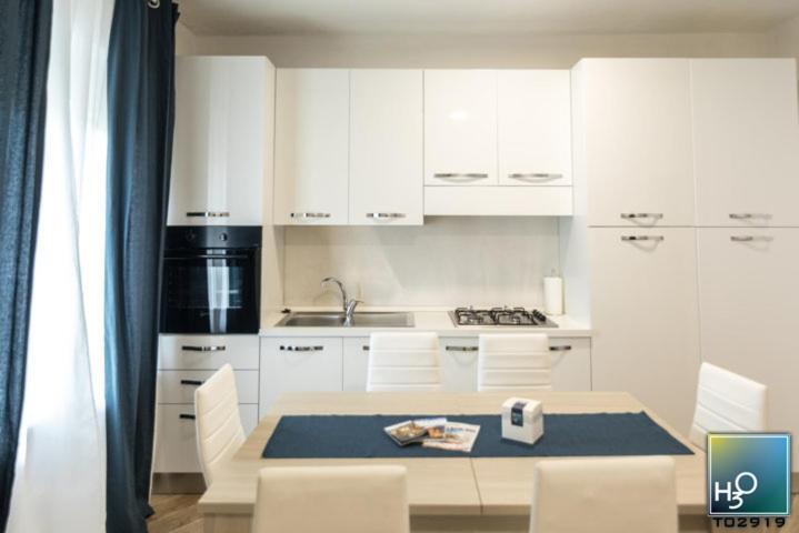 H3O Lago Di Garda Desenzano del Garda Room photo